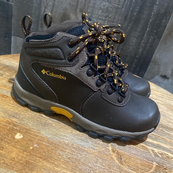 Boys Boots - Picture 3 of 9